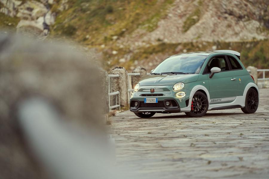  Abarth 695 70° Anniversario (312) 2019 года  (WW) (фото 27 из 70)